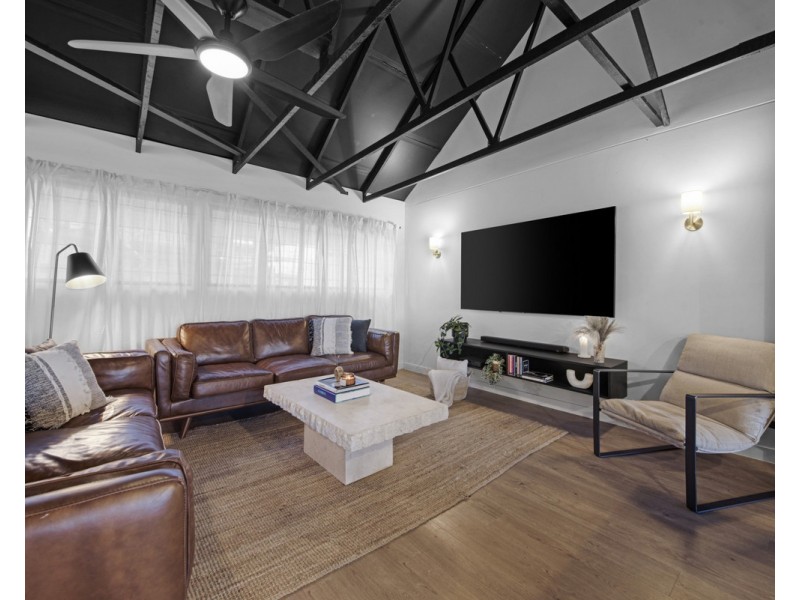 4 Kankool Street, Stafford QLD 4053