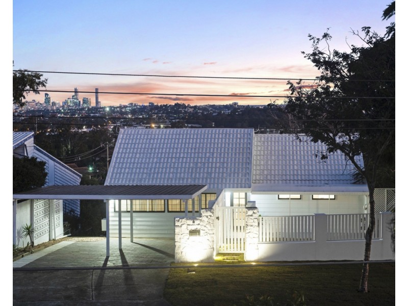 4 Kankool Street, Stafford QLD 4053