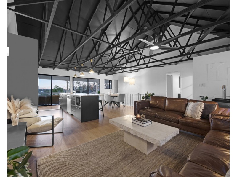 4 Kankool Street, Stafford QLD 4053