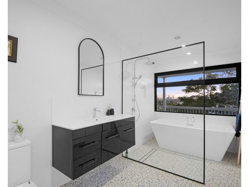 4 Kankool Street, Stafford QLD 4053