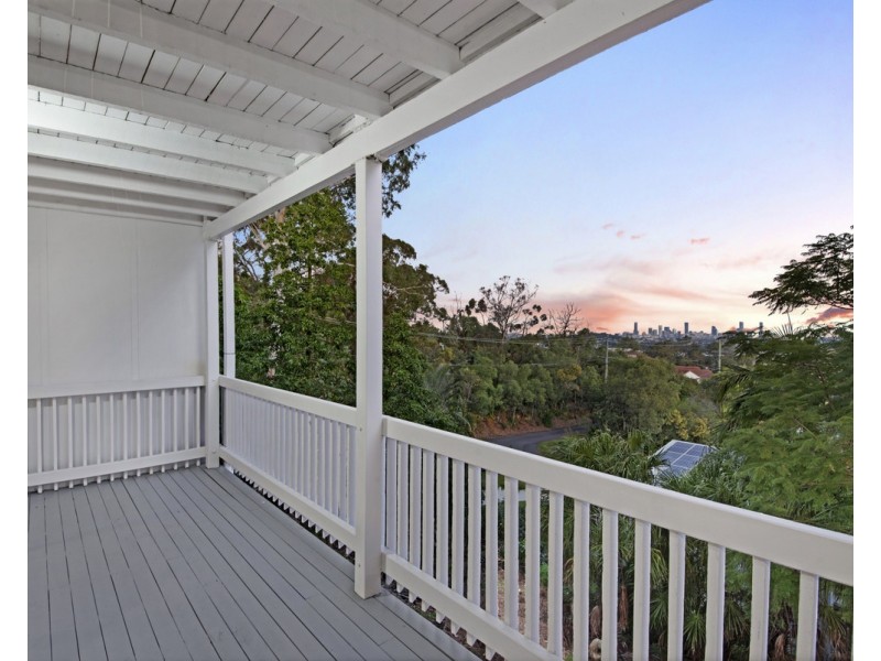 4 Kankool Street, Stafford QLD 4053