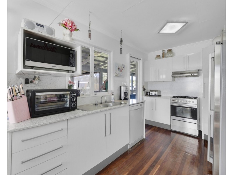 34-36 Station Street, Samford Village QLD 4520