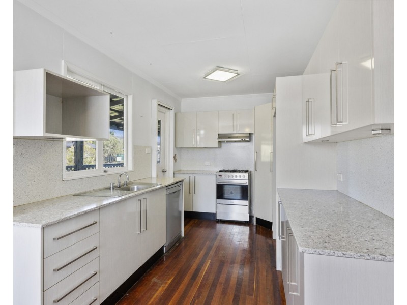 34-36 Station Street, Samford Village QLD 4520