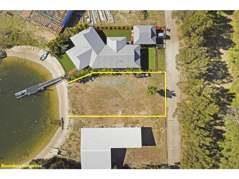 18 Doeblien Drive, South Stradbroke QLD 4216