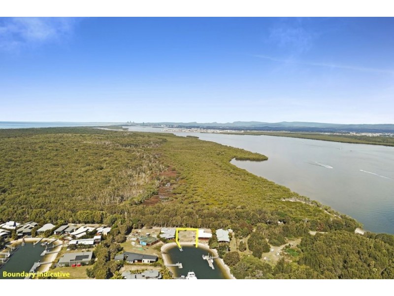 18 Doeblien Drive, South Stradbroke QLD 4216