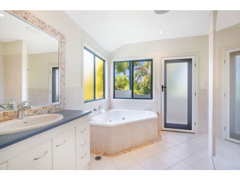 9 Drumbeat Place, Coomera Waters QLD 4209