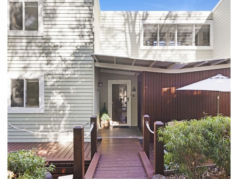 Villa 6 Island Street, Couran Cove, South Stradbroke QLD 4216