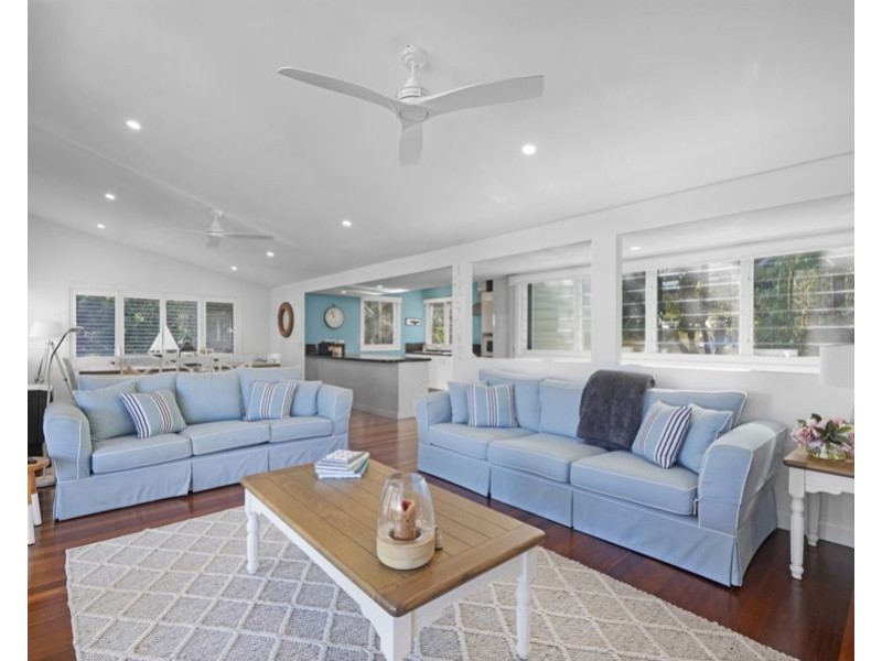 Villa 6 Island Street, Couran Cove, South Stradbroke QLD 4216