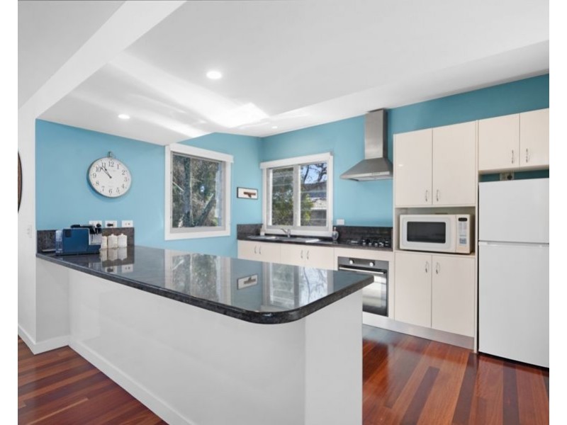 Villa 6 Island Street, Couran Cove, South Stradbroke QLD 4216
