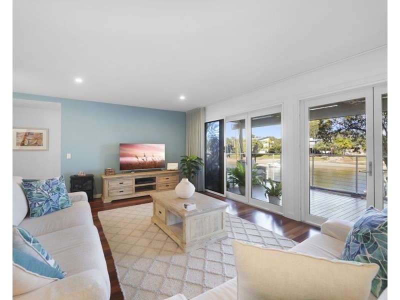 Villa 6 Island Street, Couran Cove, South Stradbroke QLD 4216