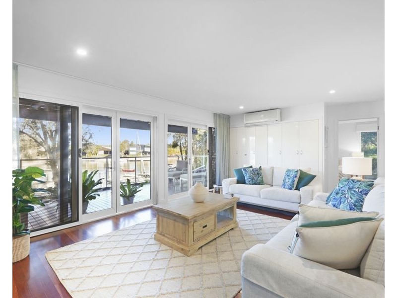 Villa 6 Island Street, Couran Cove, South Stradbroke QLD 4216