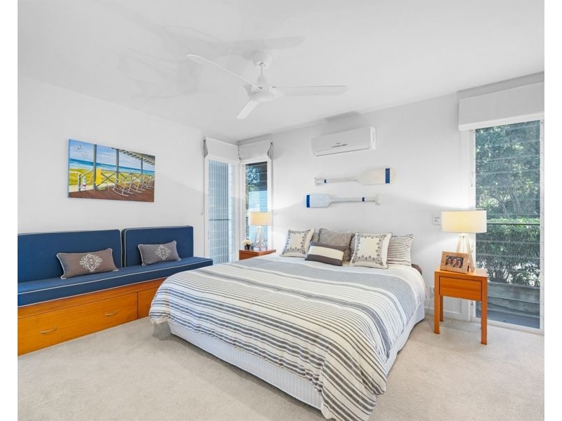 Villa 6 Island Street, Couran Cove, South Stradbroke QLD 4216