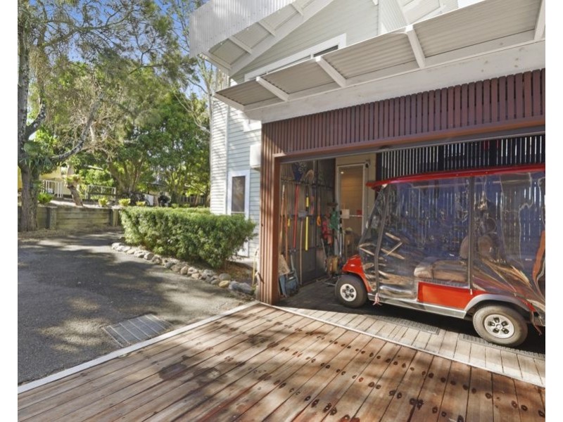 Villa 6 Island Street, Couran Cove, South Stradbroke QLD 4216