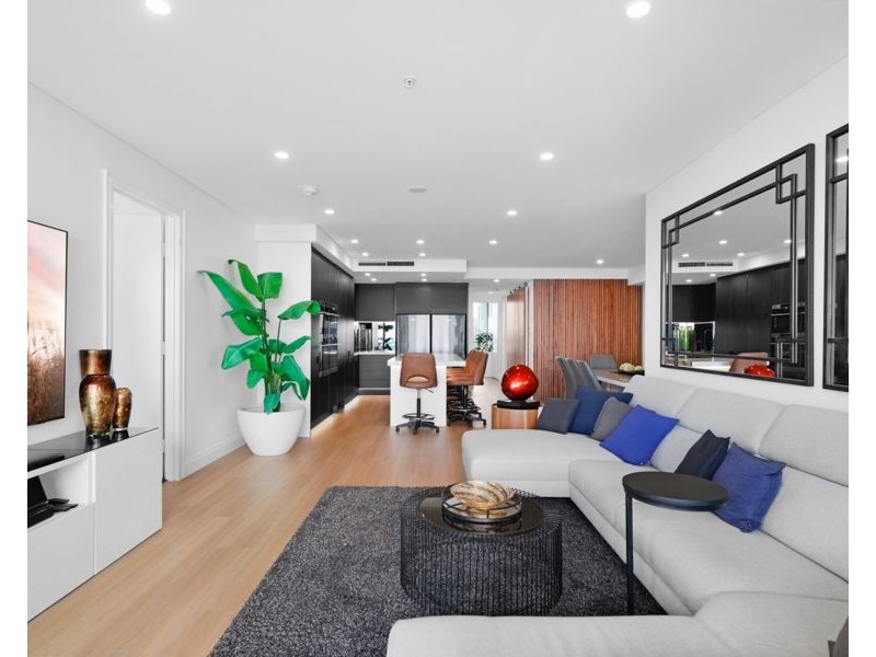 1301/1 Como Crescent, Southport QLD 4215