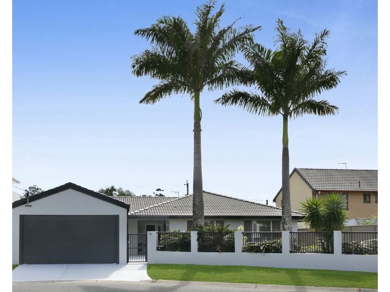 17 Constance Avenue, Mermaid Waters QLD 4218