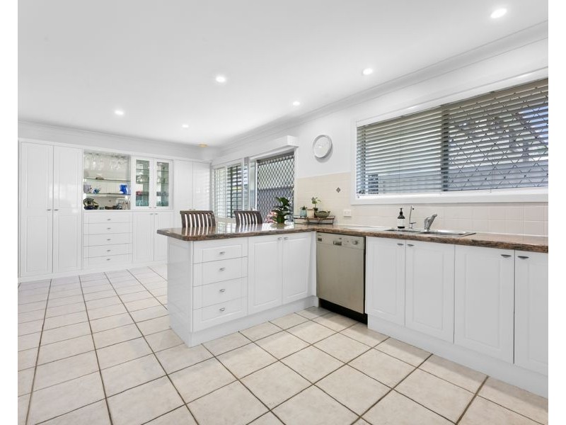 17 Constance Avenue, Mermaid Waters QLD 4218