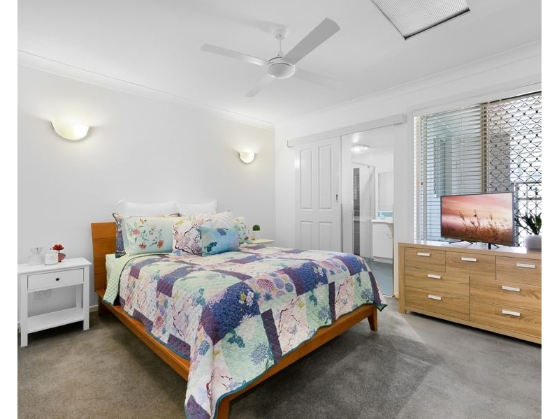 17 Constance Avenue, Mermaid Waters QLD 4218