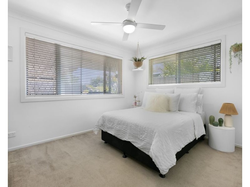17 Constance Avenue, Mermaid Waters QLD 4218