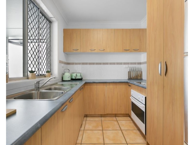 17 Constance Avenue, Mermaid Waters QLD 4218