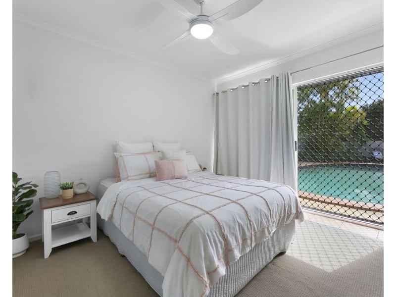 17 Constance Avenue, Mermaid Waters QLD 4218