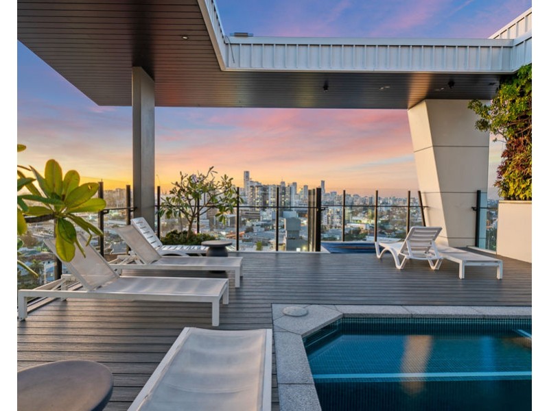 1203 148 Logan Road, Woolloongabba QLD 4102