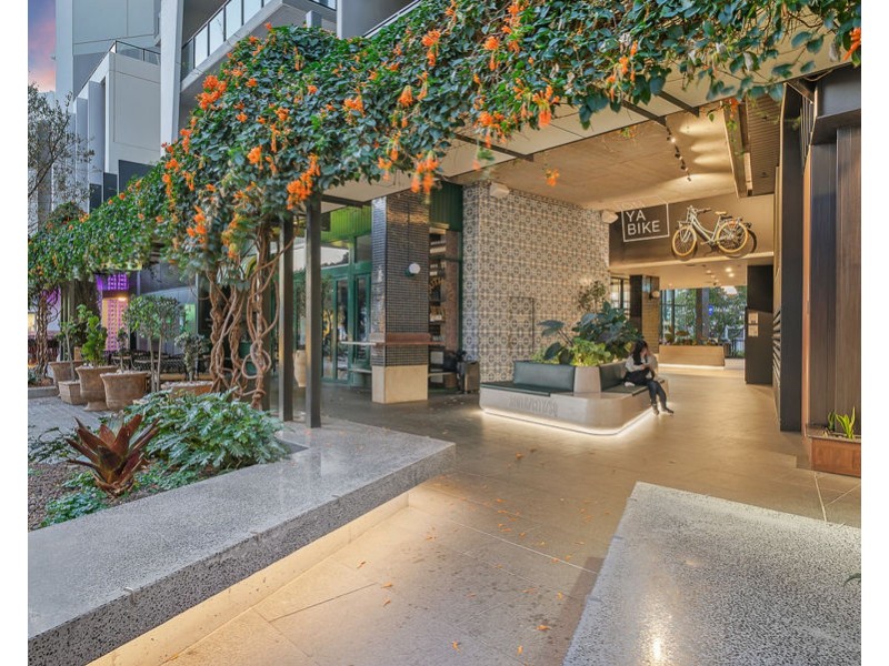 1203 148 Logan Road, Woolloongabba QLD 4102