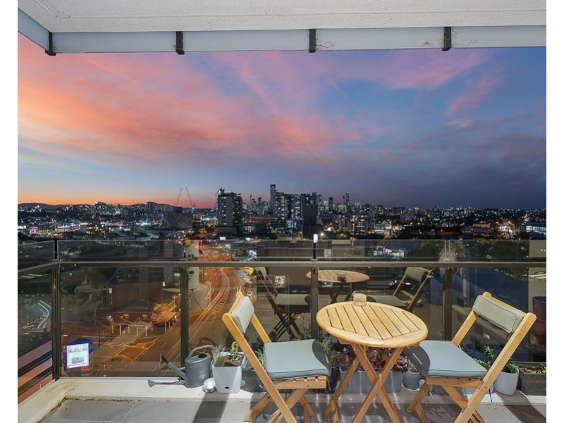 1203 148 Logan Road, Woolloongabba QLD 4102