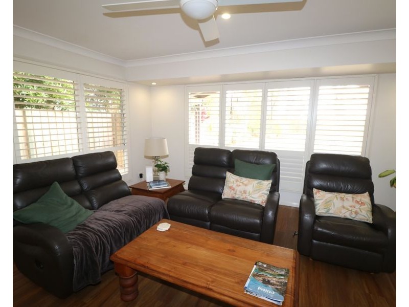 18 The Esplanade, Karragarra Island QLD 4184