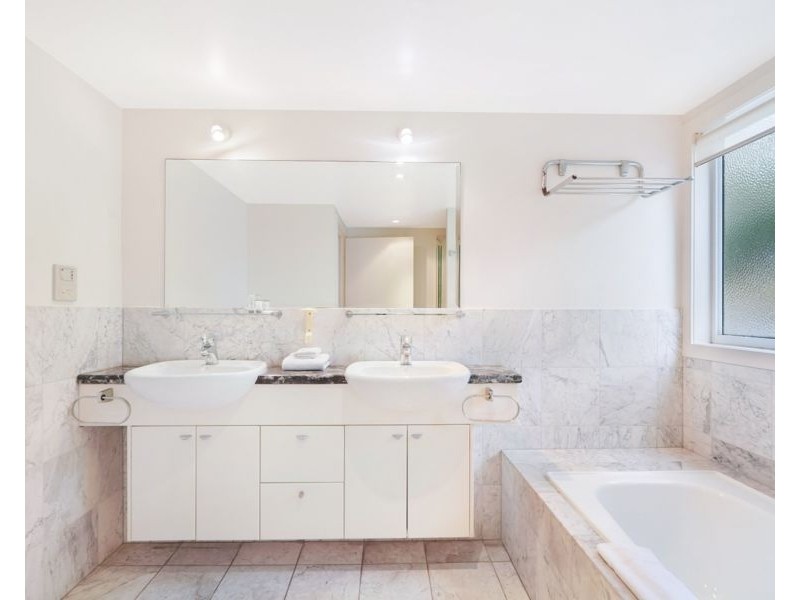 VILLA Doeblin Drive, Couran Cove Resort, South Stradbroke QLD 4216