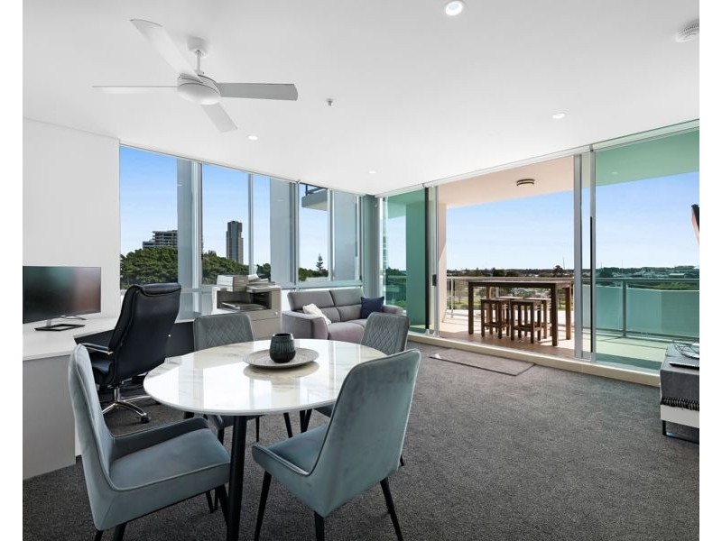 704 “The Shores” 1 Como Crescent, Southport QLD 4215