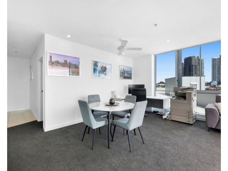 704 “The Shores” 1 Como Crescent, Southport QLD 4215