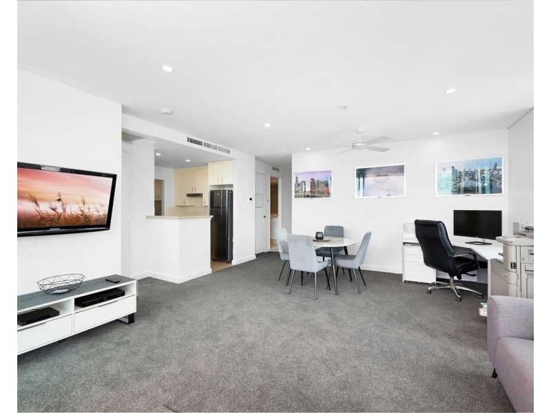 704 “The Shores” 1 Como Crescent, Southport QLD 4215