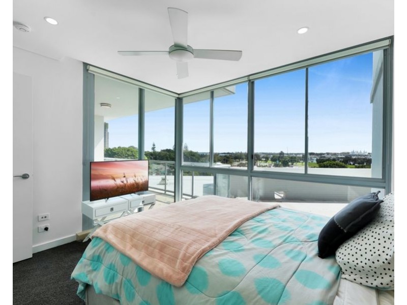 704 “The Shores” 1 Como Crescent, Southport QLD 4215