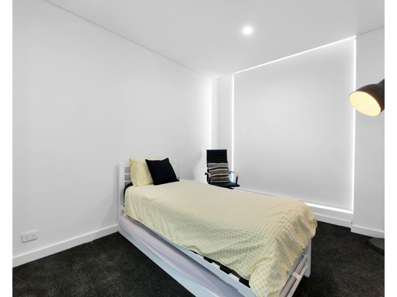 704 “The Shores” 1 Como Crescent, Southport QLD 4215
