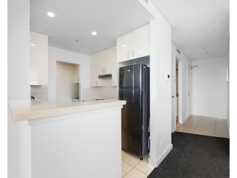 704 “The Shores” 1 Como Crescent, Southport QLD 4215