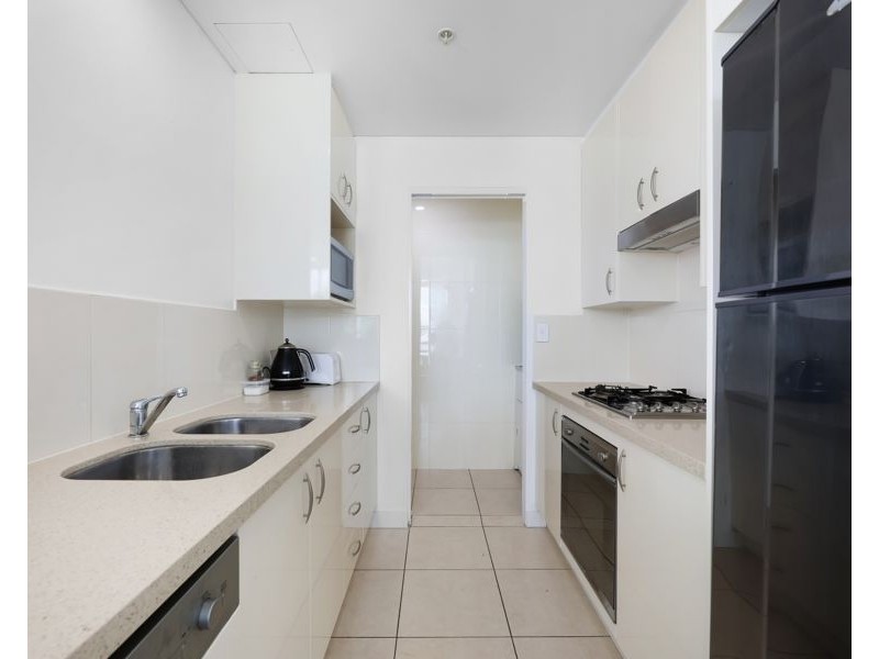 704 “The Shores” 1 Como Crescent, Southport QLD 4215