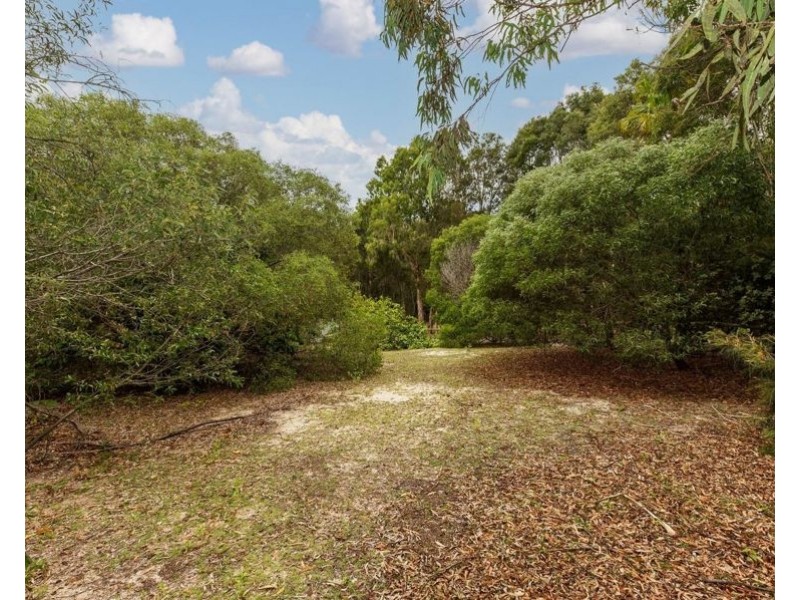 36 Doeblien Drive, South Stradbroke QLD 4216