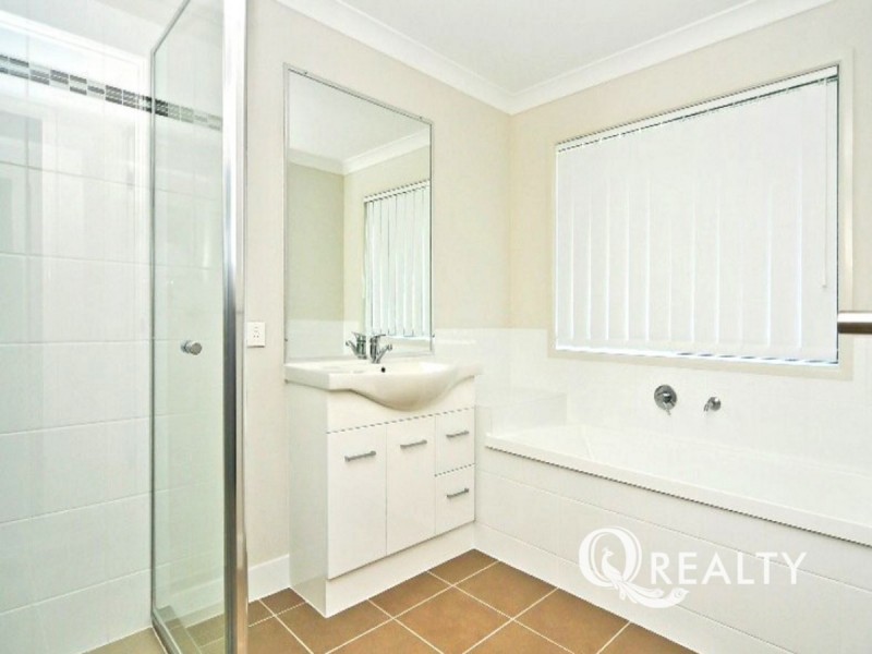 11 Conway Street, Riverview QLD 4303