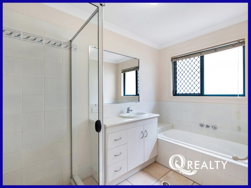 34 Pinedale Crescent, Parkinson QLD 4115