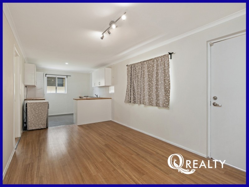21 Elm Avenue, Woodridge QLD 4114