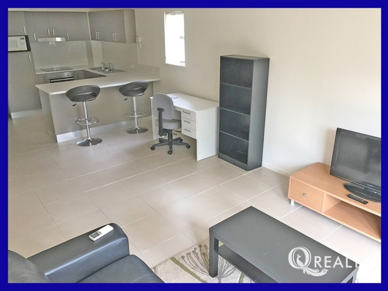92/300 Sir Fred Schonell Drive, St Lucia QLD 4067