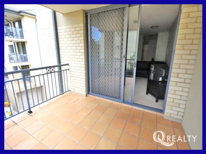 92/300 Sir Fred Schonell Drive, St Lucia QLD 4067