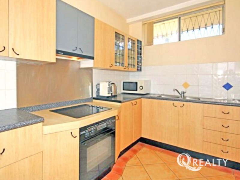 2/30 Shrapnel, Cannon Hill QLD 4170