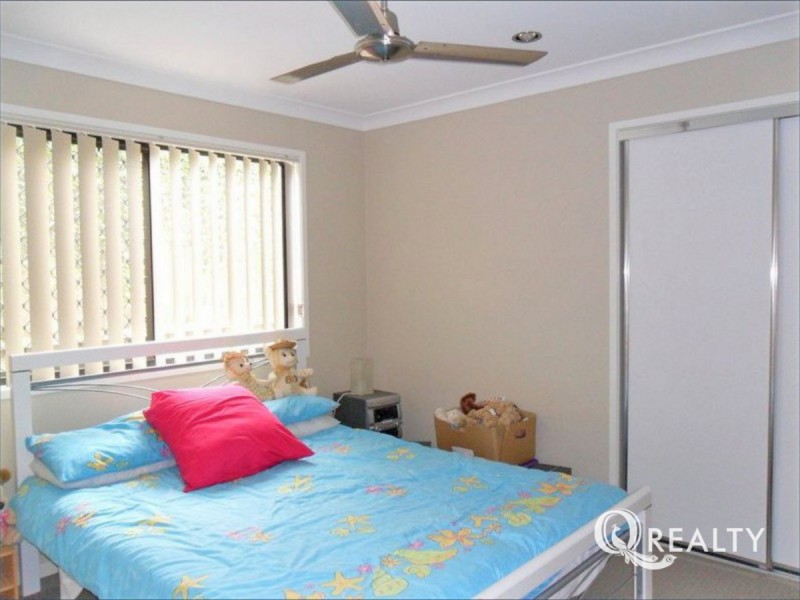 4 Parkside Place, Forest Lake QLD 4078