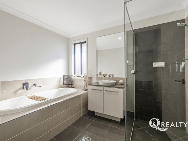 23 Highland Crescent, Belmont QLD 4153