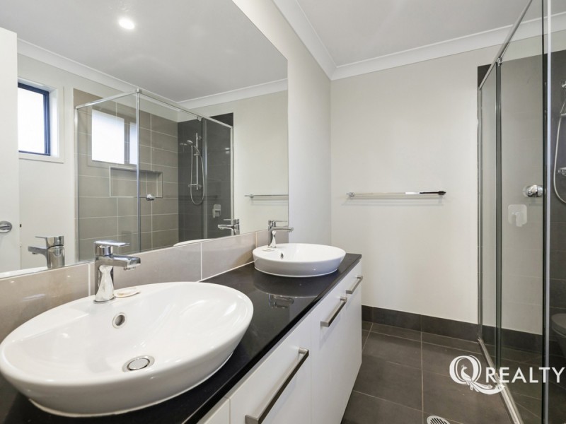 23 Highland Crescent, Belmont QLD 4153