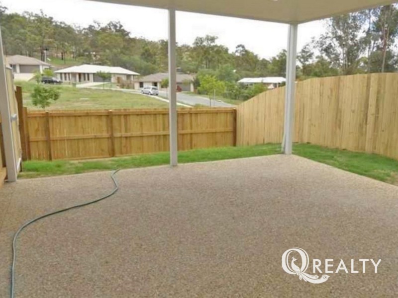 94 High Street, Blackstone QLD 4304