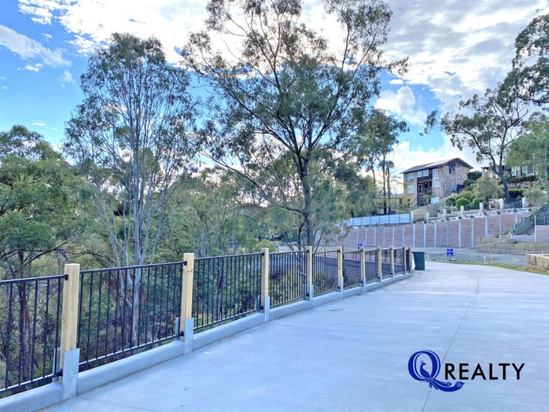 2/16 Hillside Crescent, Edens Landing QLD 4207