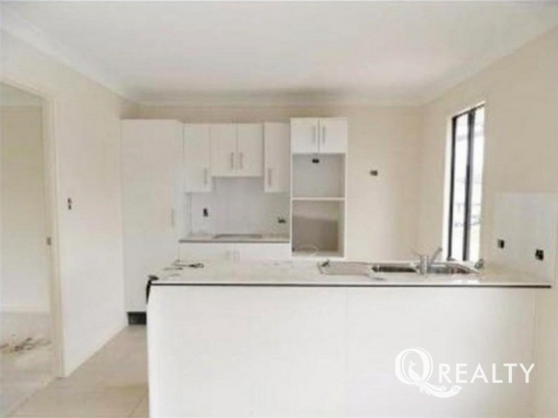 94 High Street, Blackstone QLD 4304