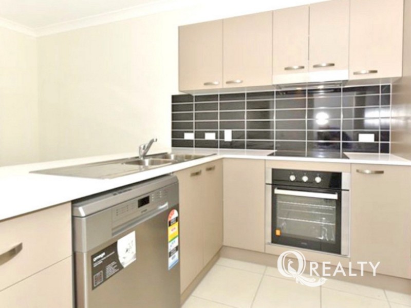 19/10 Creek Street, Bundamba QLD 4304